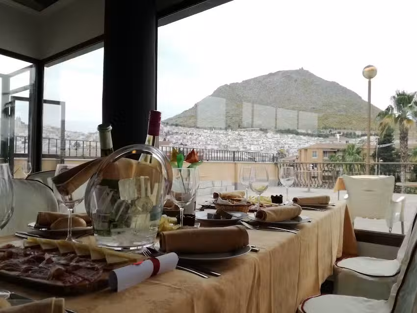Cafeter&iacute;a-Restaurante &laquo;Teatro&raquo;