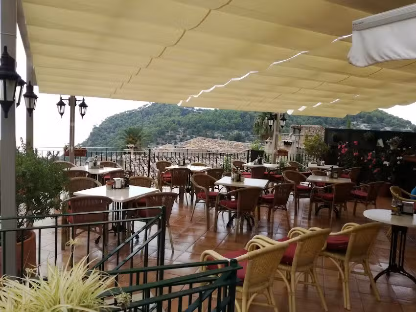 Cafeter&iacute;a/Restaurante Vall Hermos