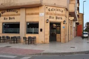 Cafeter&iacute;a Rio Park