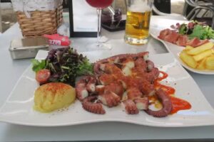 Cafeter&iacute;a Taper&iacute;a el Mirador