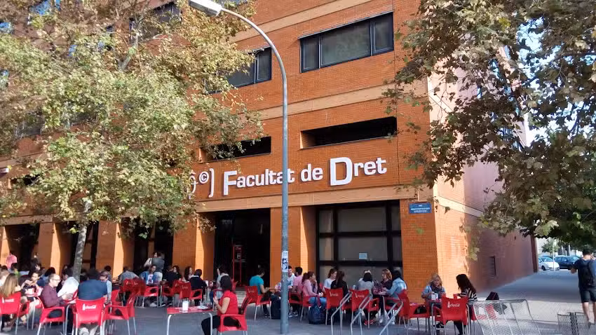 Cafeter&iacute;a Universidad Valencia facultad derecho