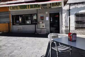 Cafeter&iacute;a Verde y Blanco