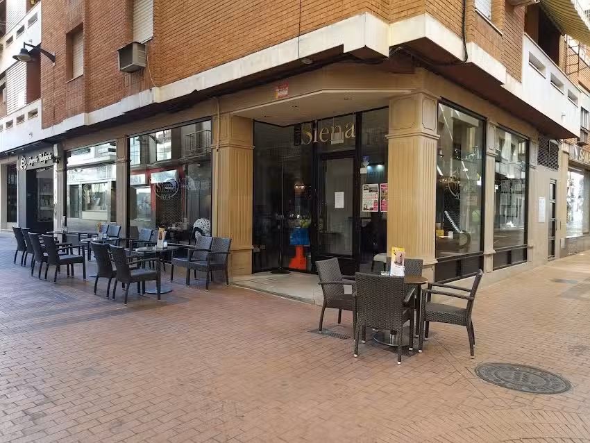 Cafeter&iacute;a y desayunos Siena