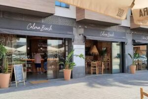 Calma Beach &ndash; Restaurante Mediterr&aacute;neo