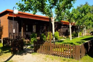 CAMPING – BUNGALOWS COMPLEJO TURISTICO LA MATA