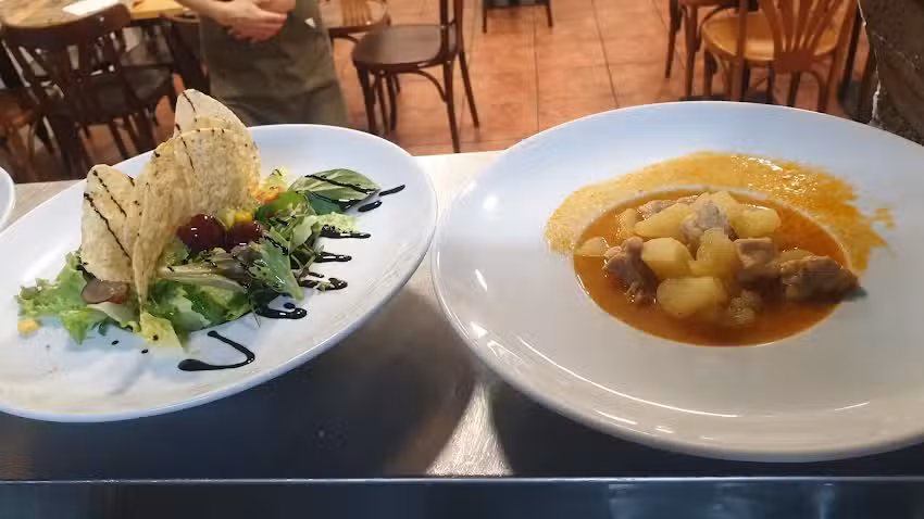 Can Carmen caf&eacute; restaurant