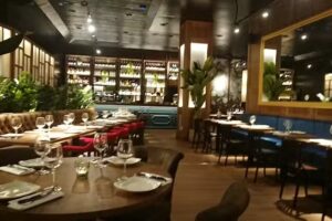 Ca&ntilde;as y Tapas