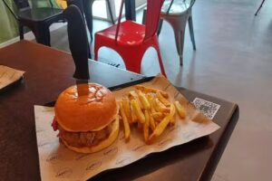 Can&iacute;bal Burger San Jos&eacute; de la Rinconada