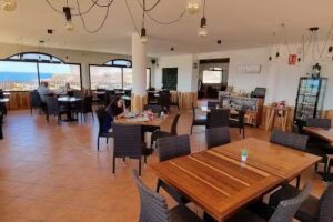 Caretta Beach La Pared