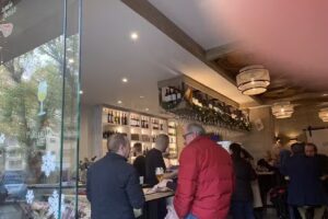 Casa &Aacute;ngeles Taberna-Ultramarinos &ndash; Carrera de la Virgen