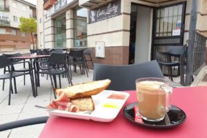 CASA LUCHY GASTROBAR-FUSI&Oacute;N RESTAURANTE