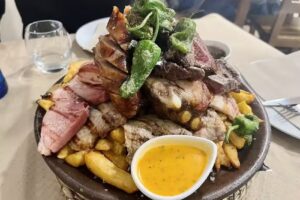 Casa Pep&oacute;n Sidrer&iacute;a & Parrilla