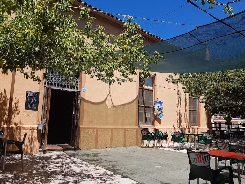 Centre Cultural i Recreatiu de Sant Pere de Riudebitlles
