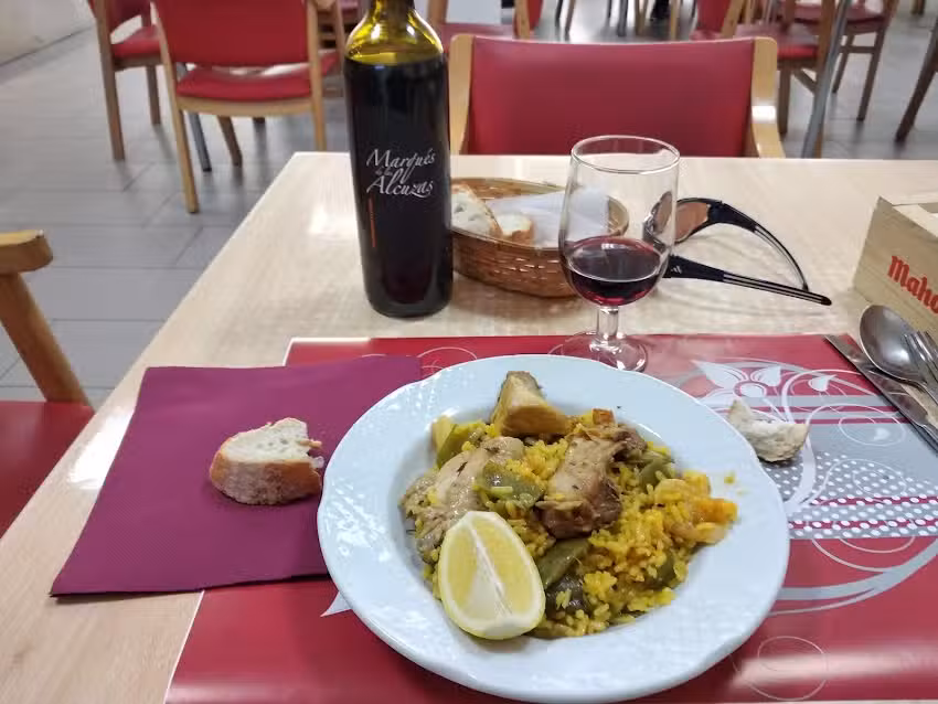 Centro Municipal de Mayores Alfafar / Cafeter&iacute;a Restaurante les Palmeres