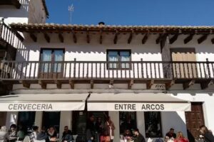 CERVECER&Iacute;A CAFETER&Iacute;A ENTRE ARCOS