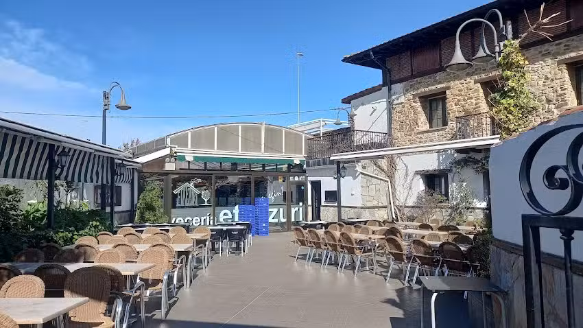 Cerveceria Etxe-Zuri Garagardotegia