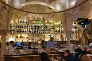 Cervecer&iacute;a Giralda Bar