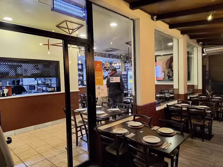 Cerveceria Lola &ndash; Avenida La Granja