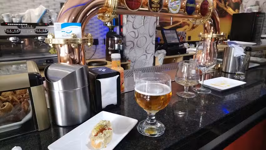 Cervecer&iacute;a-Restaurante Nuevo Pitufo