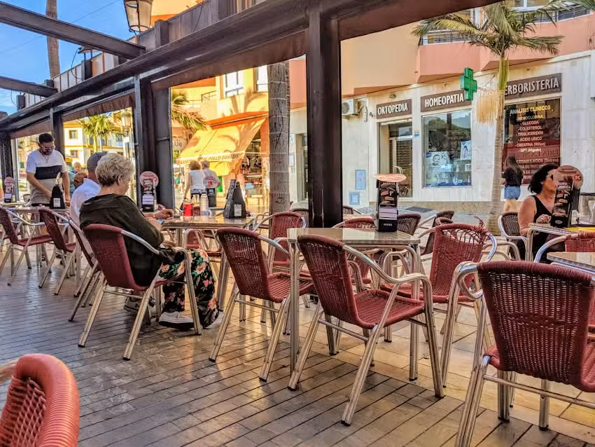Cervecer&iacute;as La Sure&ntilde;a y 100 Montaditos