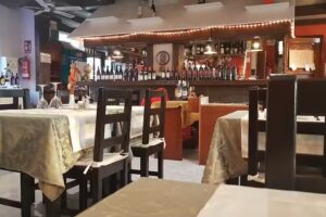 Chinese Restaurant Slow Boat