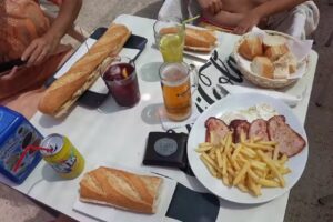 Chiringuito piscina Calvarrasa de Arriba