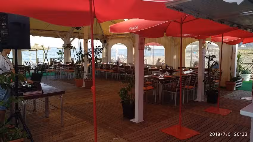 Chiringuito Santa B&aacute;rbara Beach