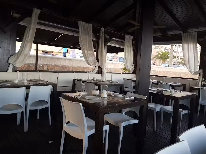 Chiringuito y Tumbonas Casa Nostra Laura