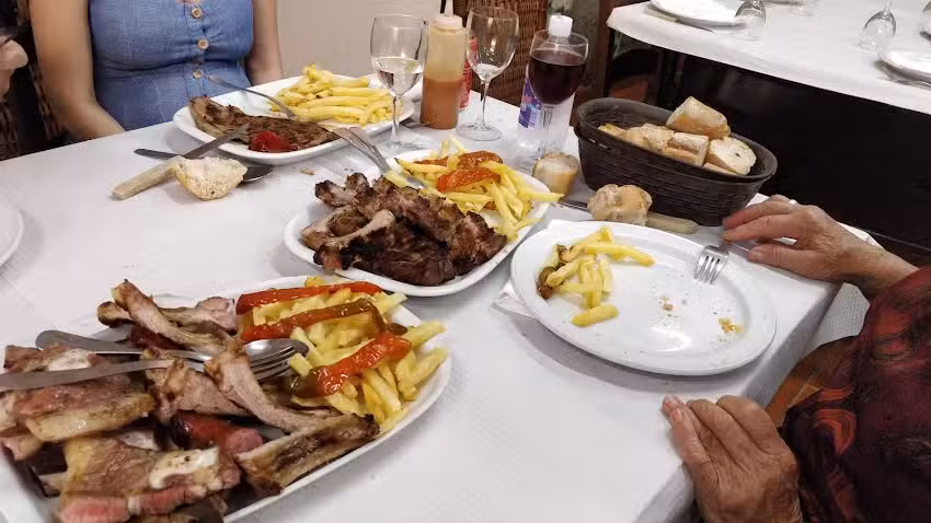 Churrasquer&iacute;a A Lareira