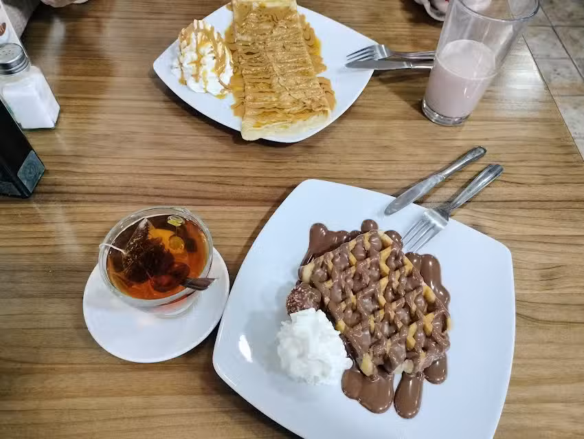 Churrer&iacute;a-Helader&iacute;a Doble Sabor