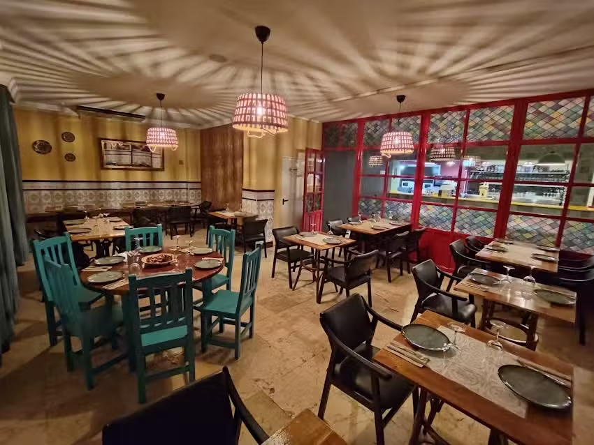 CLP Las Pe&ntilde;as &middot; Restobar