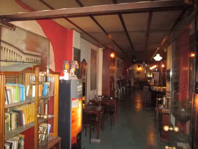 C&ograve;ctel Bar La Cotxera