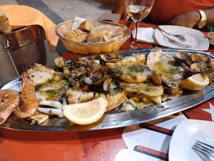 Col&oacute;n Cafeter&iacute;a Restaurante