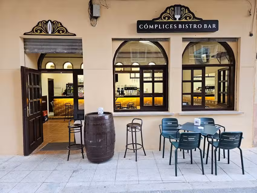 C&oacute;mplices Bistro Bar