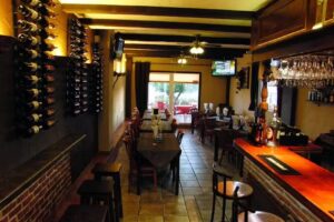 Dos Leones Restaurant