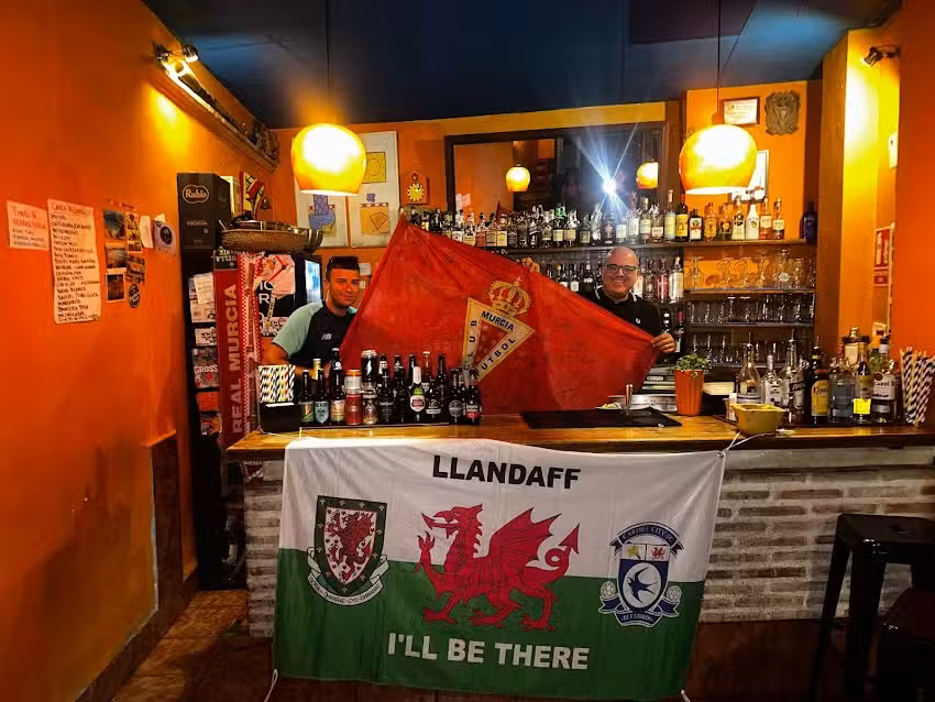 El Albergue. C&oacute;ctel bar. &ndash; Murcia