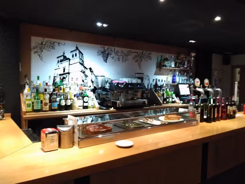 El Arco Bar-Bocateria-Tapas