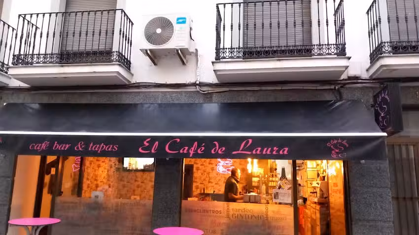 El Caf&eacute; de Laura