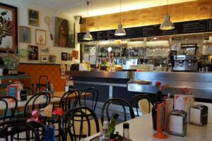 El Casal Café Bar – Tapas, Vinos y Ostras