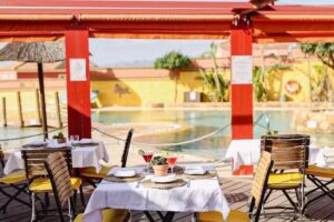 El Club Cocodrilo &ndash; The Crocodile Club Restaurante, Piscina, Chiringuito y Pistas Deportivas e Infantiles