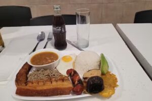 EL COLOMBIANO RESTAURANTE