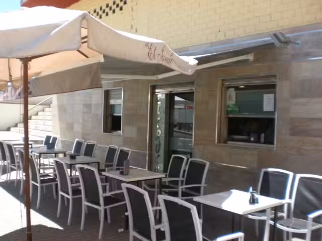 EL CRUCE &ndash; Restaurante &middot; Terraza &middot; Cafeter&iacute;a &middot; Bar