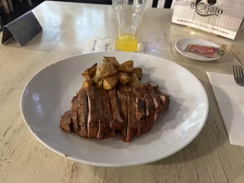 El Gato bar-cafeteria