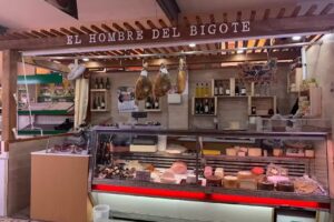 El Hombre Del Bigote Alcudia de Crespins