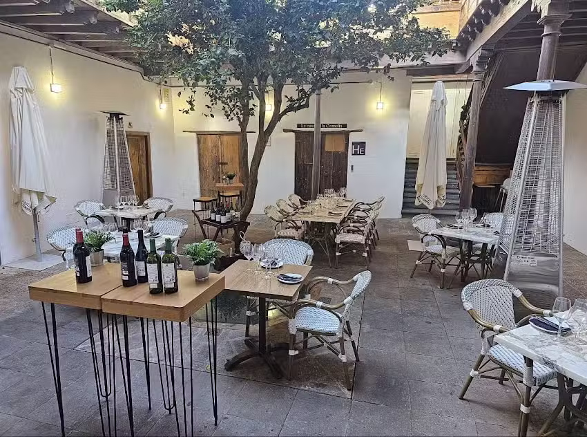 El Patio de la Camelia