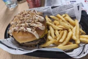 El Pato Americano Smash Burger