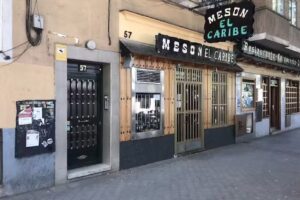 El Piornal y Mes&oacute;n Caribe