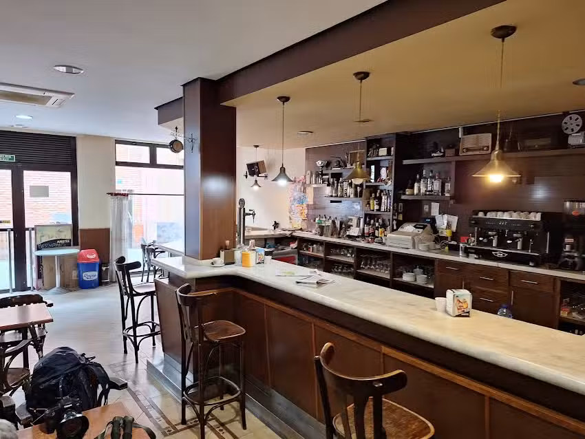 El Puente Restaurante