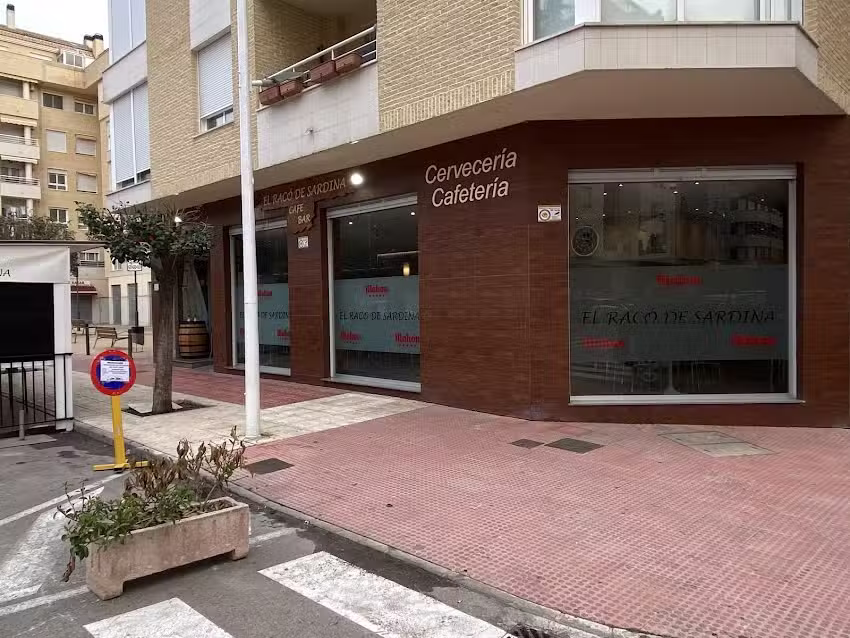 EL RAC&Oacute; DE SARDINA