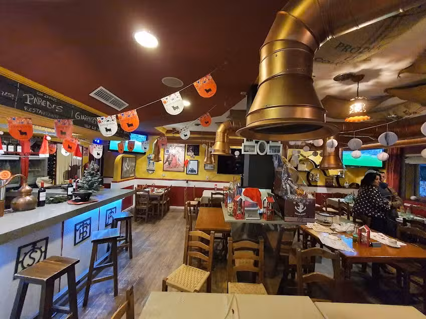 El Ruedo Asador & Jard&iacute;n.Brasas De Le&ntilde;a